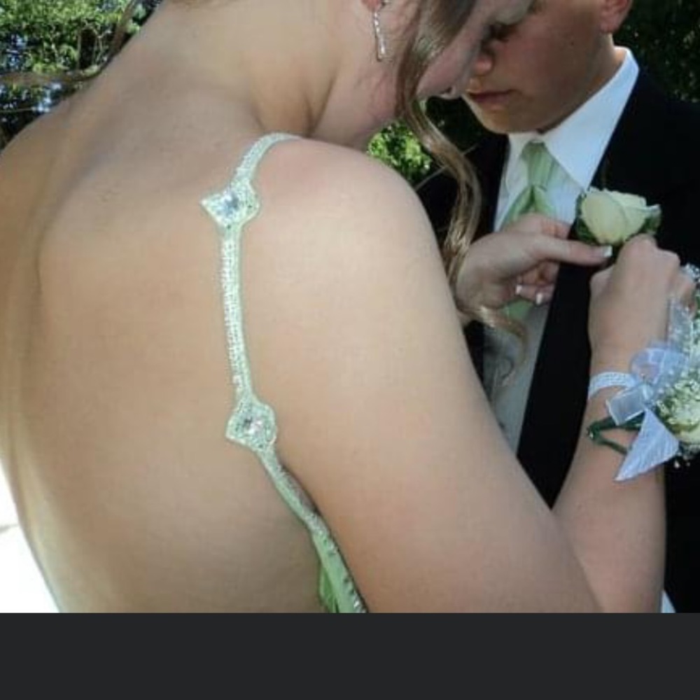 PROM DRESS - Picture 10 of 10